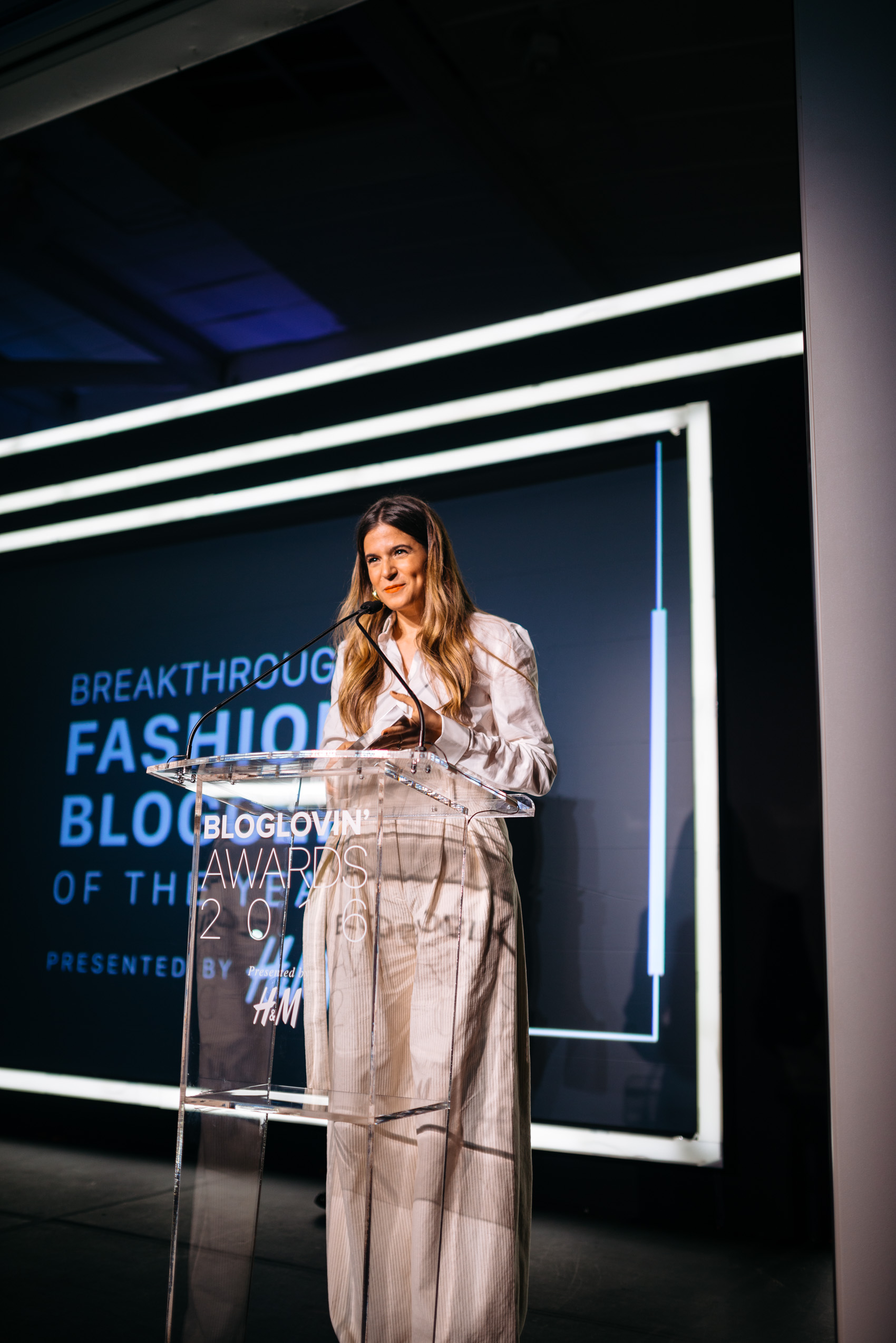 Maristella accepting her Bloglovin Award wearing H&M Studio AW16