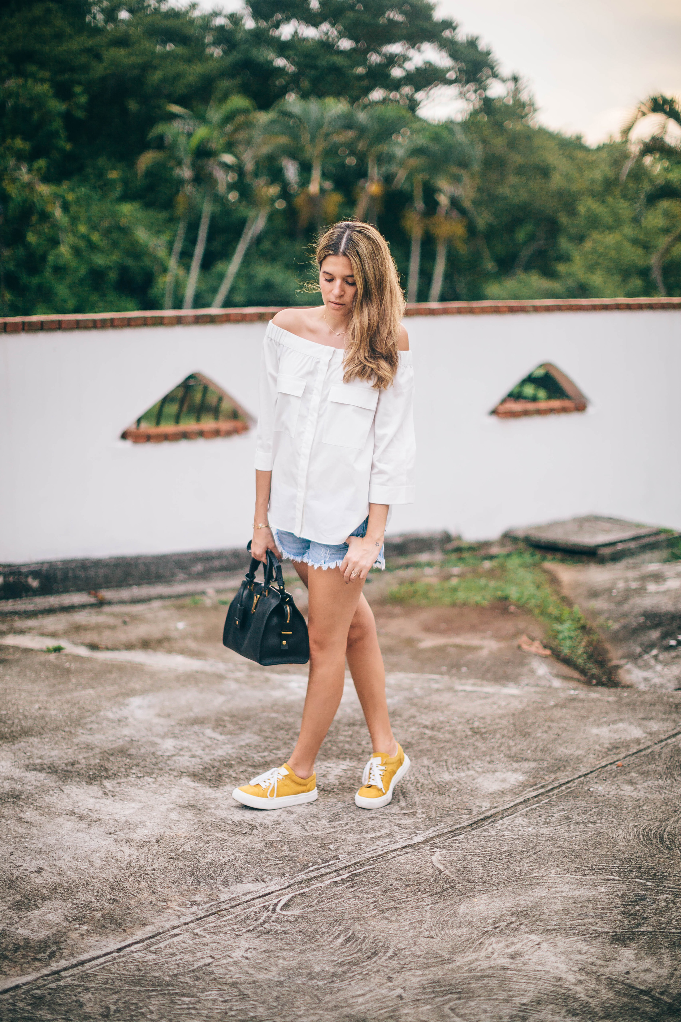 Weekend Summer Travel Outfit by Maristella of A Constellation blog