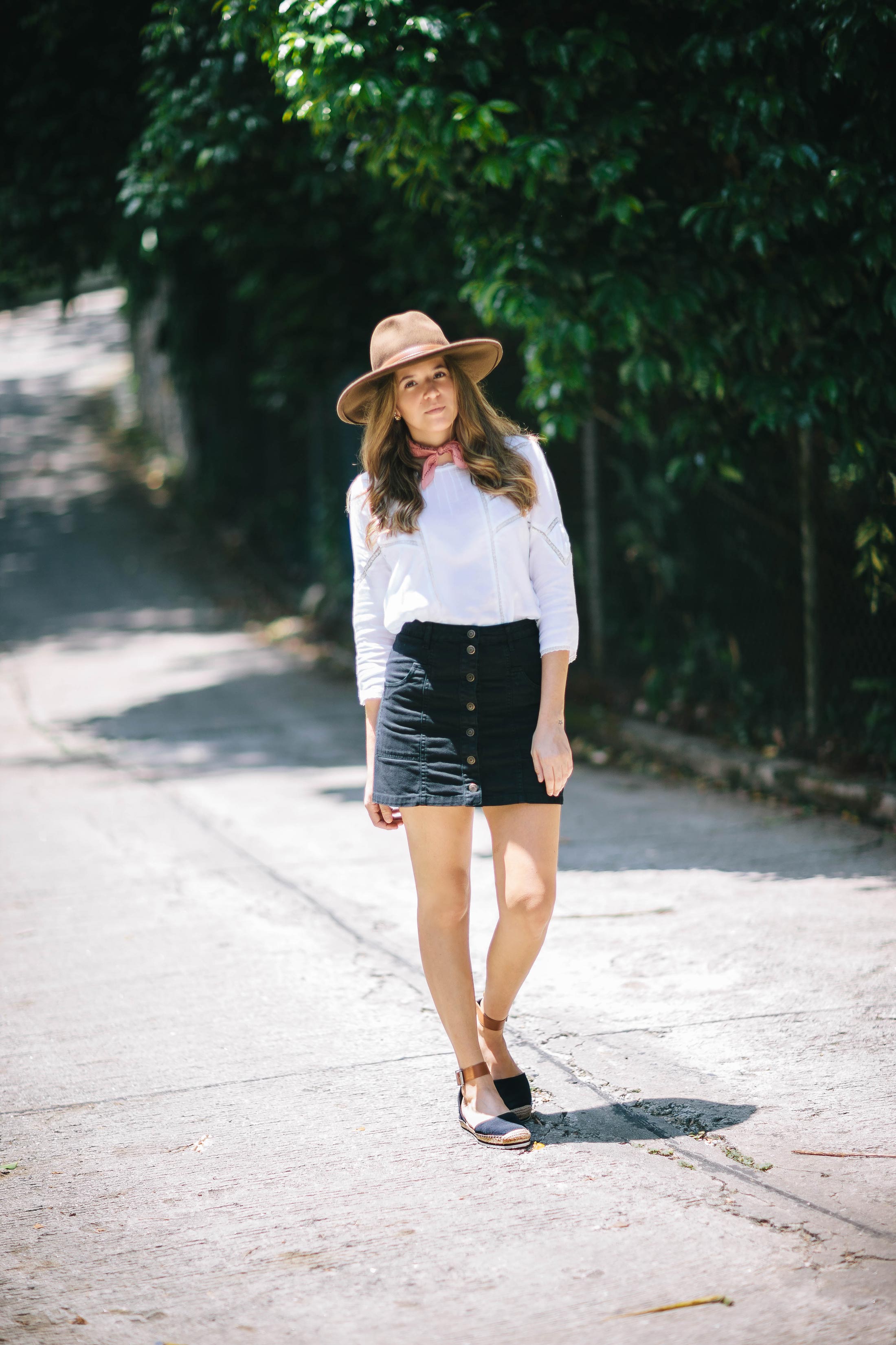 Blogger summer kerchief outfit idea