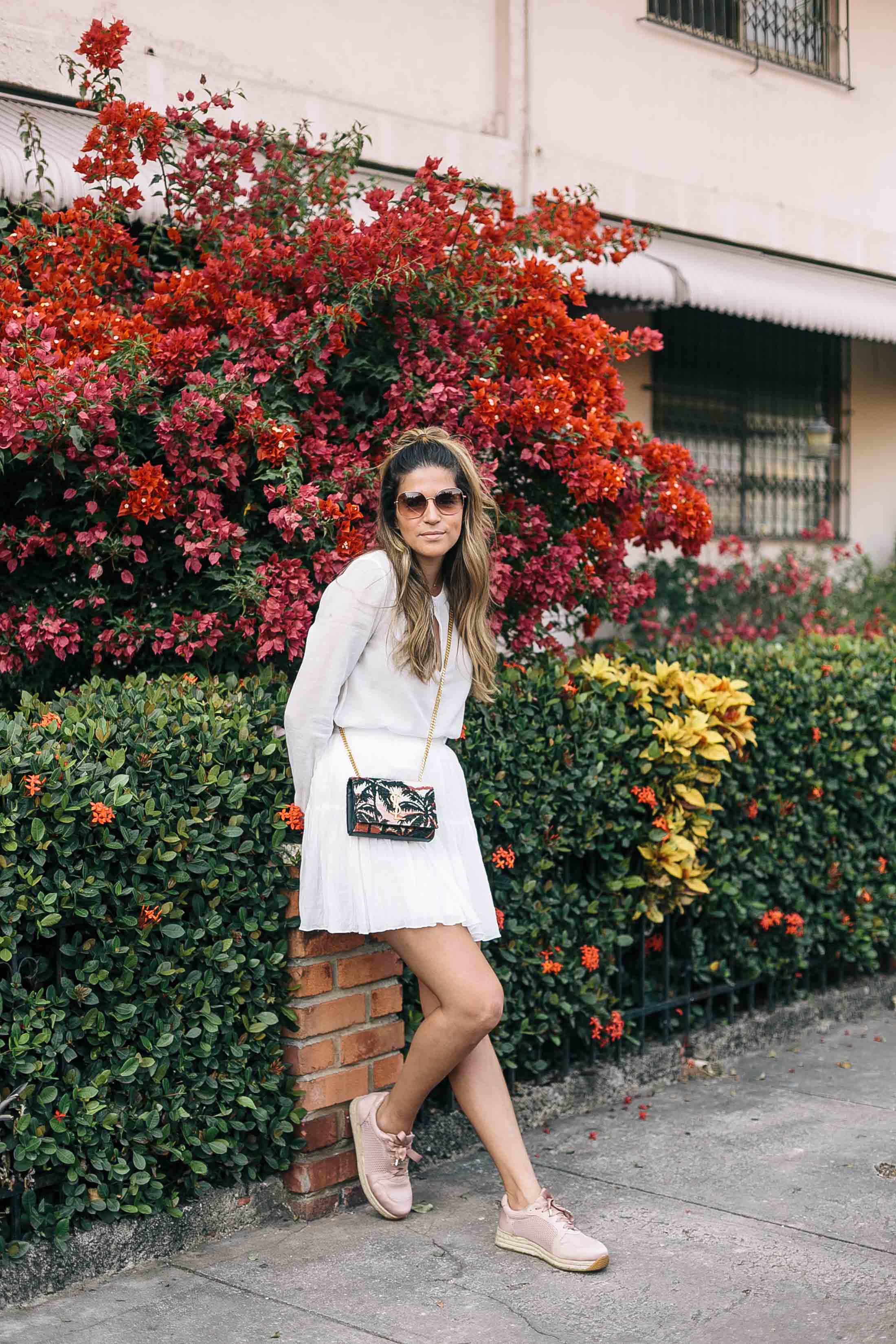 Sneaker outfit inspiration for Spring Summer by Maristella Gonzalez