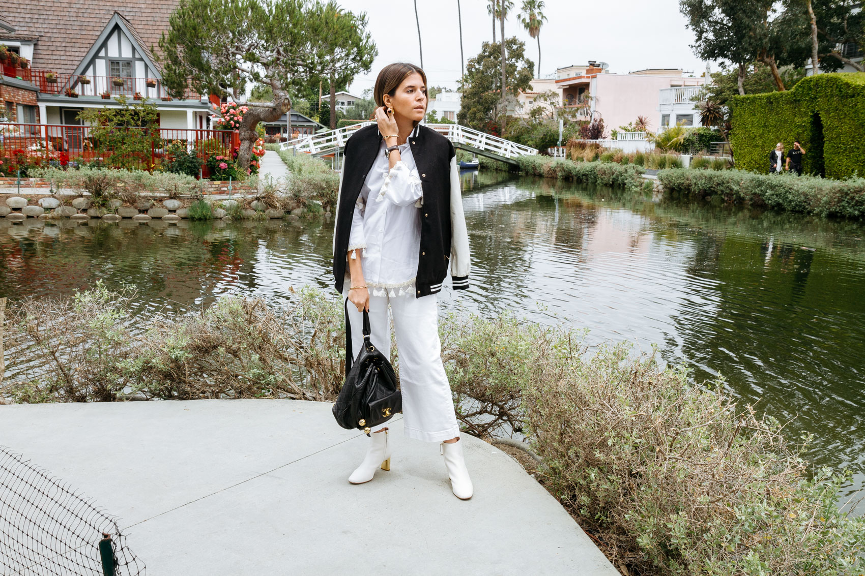 Blogger Maristella in Venice Beach California in a black and white outfit idea