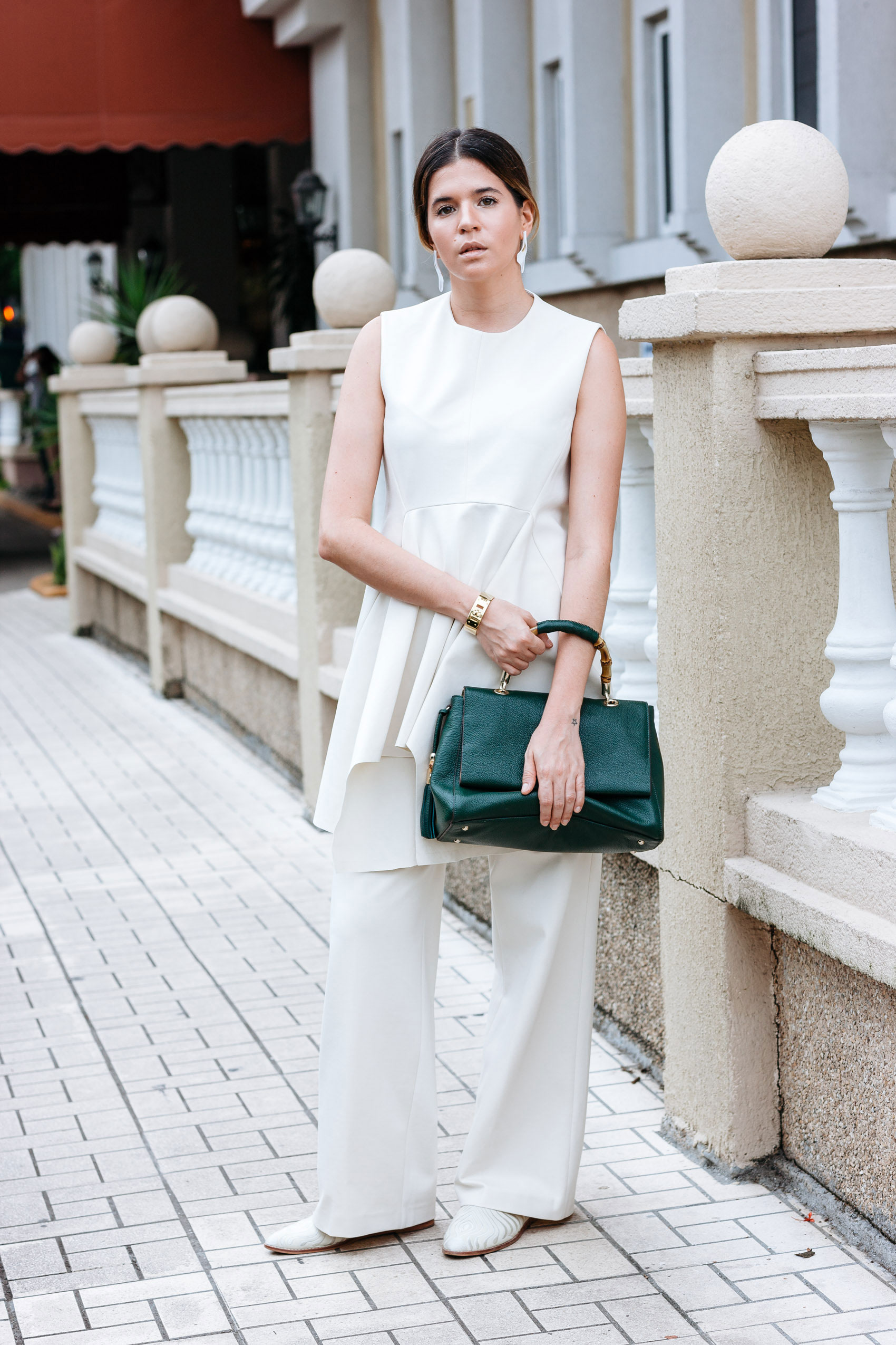 Maristella's how to wear all white with a pop of color outfit idea from Purificacion Garcia