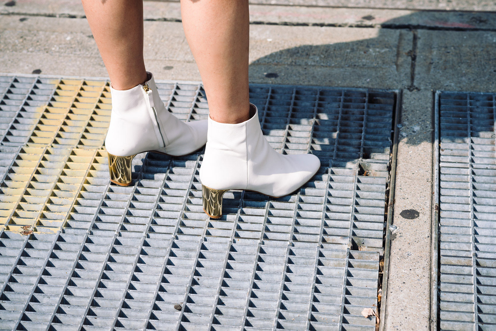 White ankle boots from Uterqüe