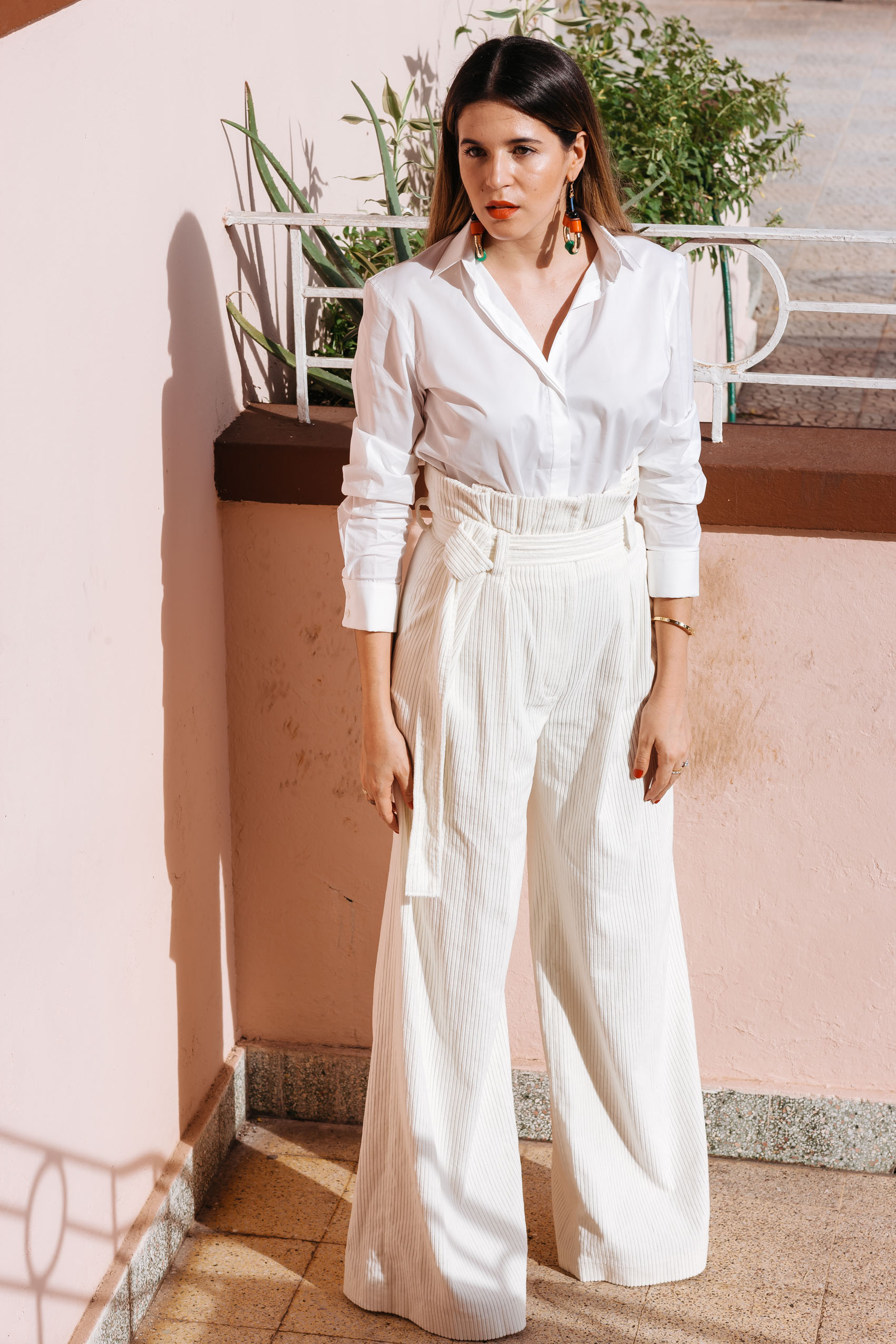Maristella's all white shirt and pants H&M Studio look