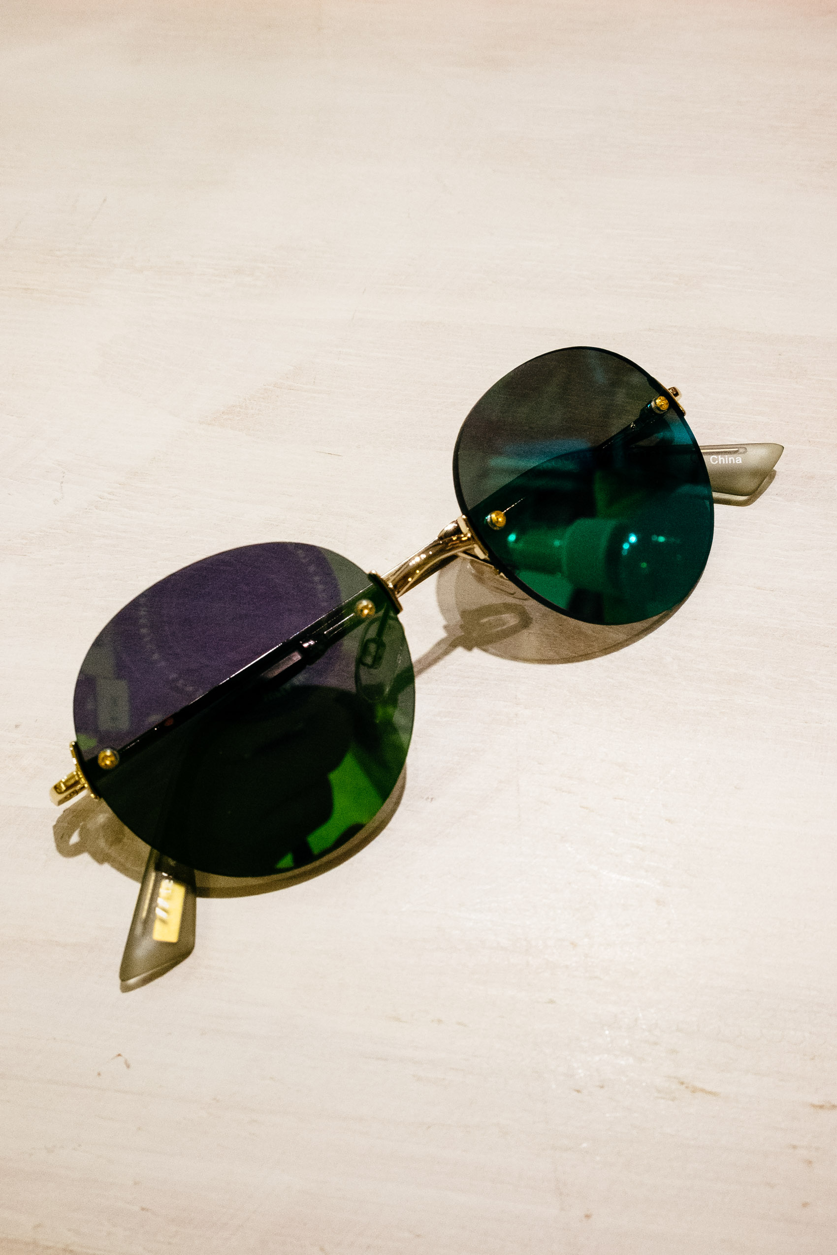 Le Specs mirrored round sunglasses