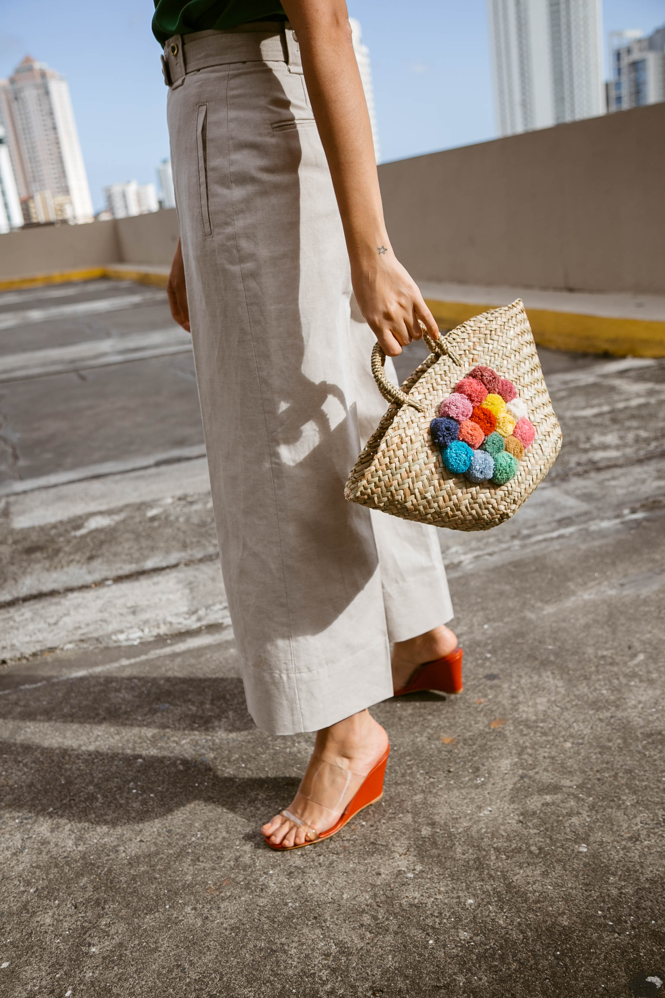 Straw bag trend for Spring 2017 by Maristella Gonzalez, Chanel Le Vernis nail polish in Beige Biege